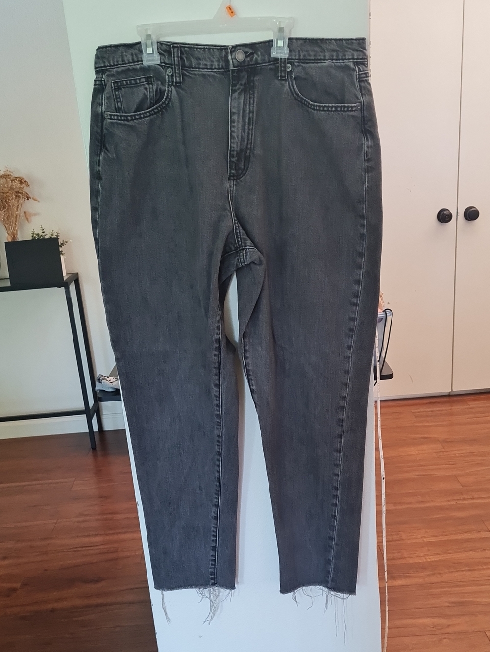 Universal Thread Black Washed High-Rise Cropped Jeans